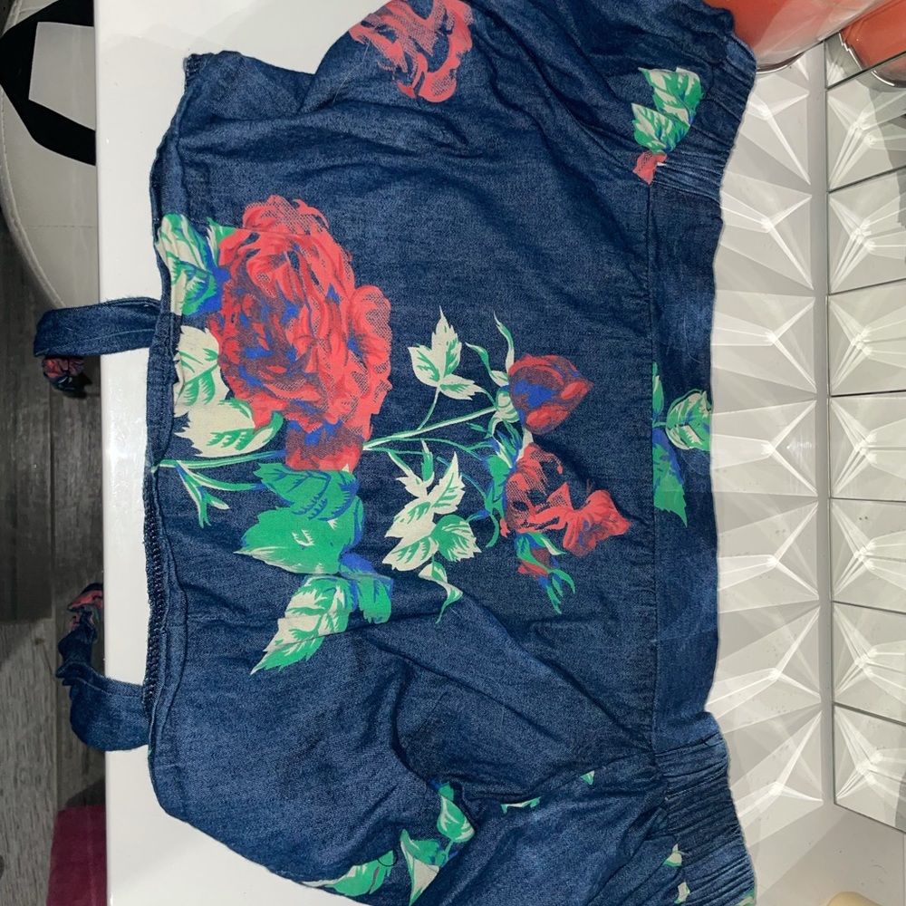 Cute top ! Amazing material